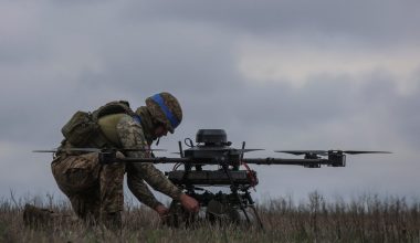 Η Ρωσία χρησιμοποίησε 60.000 βόμβες και 100.000 drones σε επιθέσεις κατά της Ουκρανίας το 2025 λέει το Κίεβο