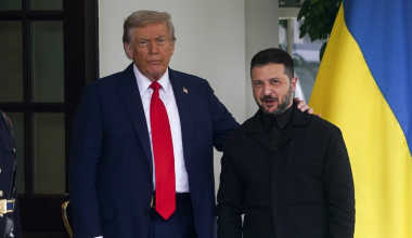 Ο άγνωστος διάλογος Ν.Τραμπ-Β.Ζελένσκι κατά τη διάρκεια συνάντησής τους: «Οι γυναίκες στην Ουκρανία είναι όμορφες»