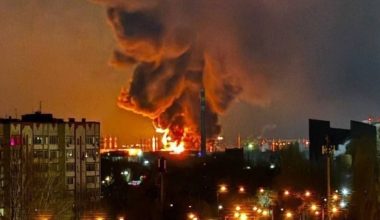 ΕΚΤΑΚΤΟ: Ουκρανικά drones έπληξαν τα ομοσπονδιακά πετρελαϊκά αποθέματα της Ρωσίας 270 χλμ. βόρεια από τη Μόσχα