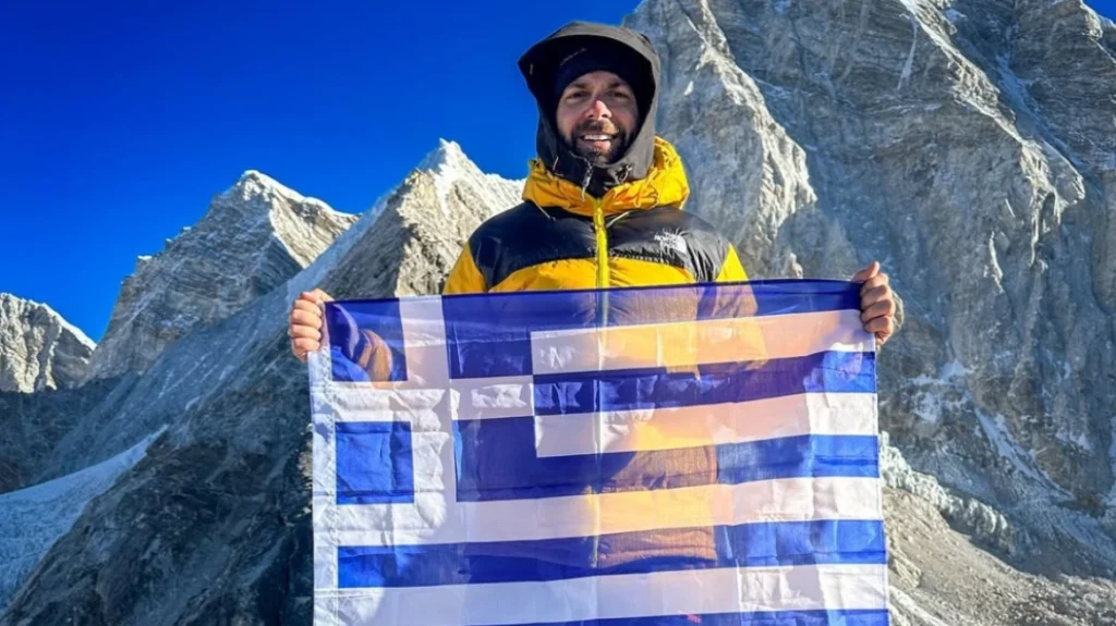 «Η κορυφαία μου στιγμή»: Oι φωτογραφίες που δημοσίευσε ο Η.Βρεττός από την ανάβασή του στα Ιμαλάια