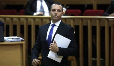 Ο Η.Κασιδιάρης πήρε άδεια από τη φυλακή και βρέθηκε δίπλα στους αγρότες: «Είμαστε μαζί σας» (βίντεο)