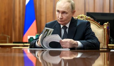 Το μήνυμα του Β.Πούτιν ενόψει της Πρωτοχρονιάς: «Θέλω να συγχαρώ όλους τους στρατιώτες και τους διοικητές μας»