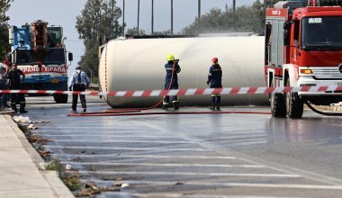 Φωτιά σε βυτιοφόρο στην ΕΟ Θεσσαλονίκης-Σερρών (βίντεο)