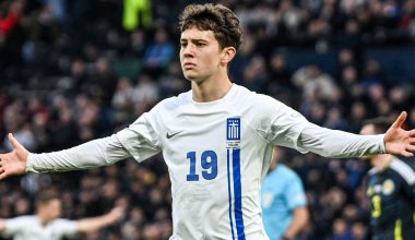 Ο Κ.Καρέτσας επισκέφθηκε εκκλησία στη Μενεμένη: Xάρισε φανέλα της Εθνικής Ελλάδας (φωτο)