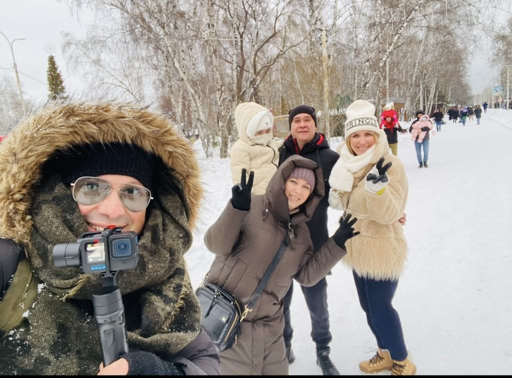 Πρωτοχρονιά στη Σιβηρία με το Fatsabook και τον Κώστα Μάντζιο – Απόψε στις 22:00 στο Extra PRONEWS