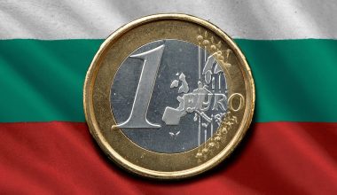 Σχεδόν 20 χρόνια μετά την ένταξή της στην ΕΕ: Η Βουλγαρία υιοθετεί από σήμερα 1η Ιανουαρίου το ευρώ!