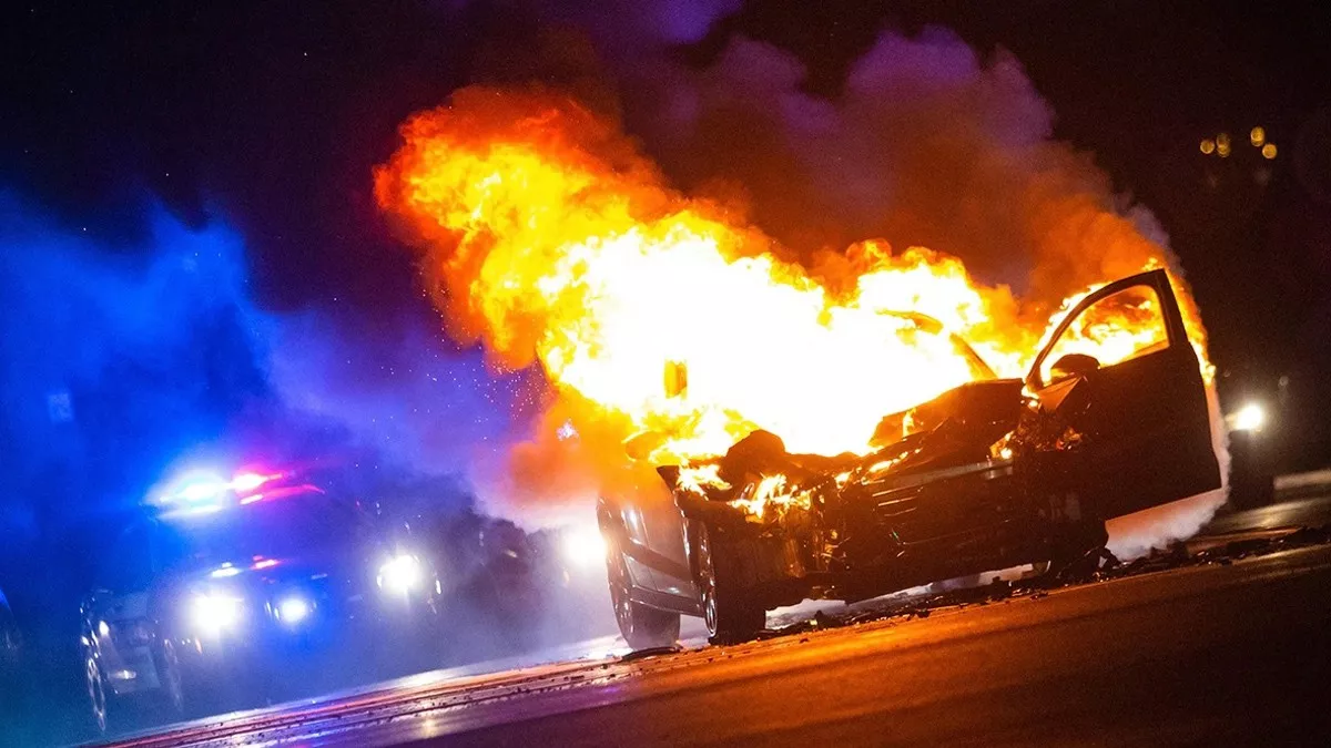 Είναι απειλή για τους οδηγούς τα παλιά αυτοκίνητα; – Πόσο εύκολα μπορούν να αρπάξουν φωτιά