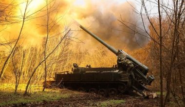 Οι Ουκρανοί εγκαταλείπουν όλες τις οχυρές θέσεις τους δυτικά της Χουλιαίπολη