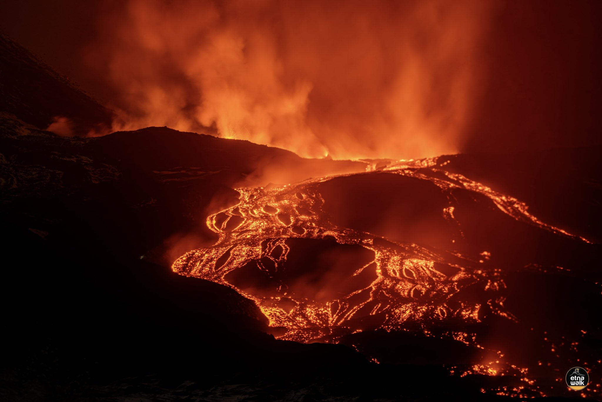 Σικελία: Το ηφαίστειο της Αίτνας εξερράγη ξανά – Εντυπωσιακές εικόνες