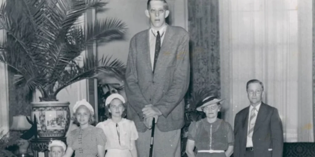 Ρ.Γουάντλοου: H άγνωστη ιστορία του ψηλότερου άνδρα στον κόσμο – Είχε ύψος 2,75 μέτρα!