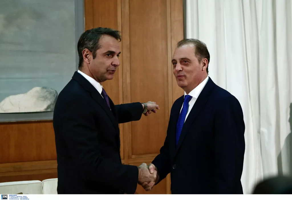 ΠΑΣΟΚ για Κ.Βελόπουλο: «Εμφανίστηκε πάλι ο αυτοφωράκιας του Μητσοτάκη»