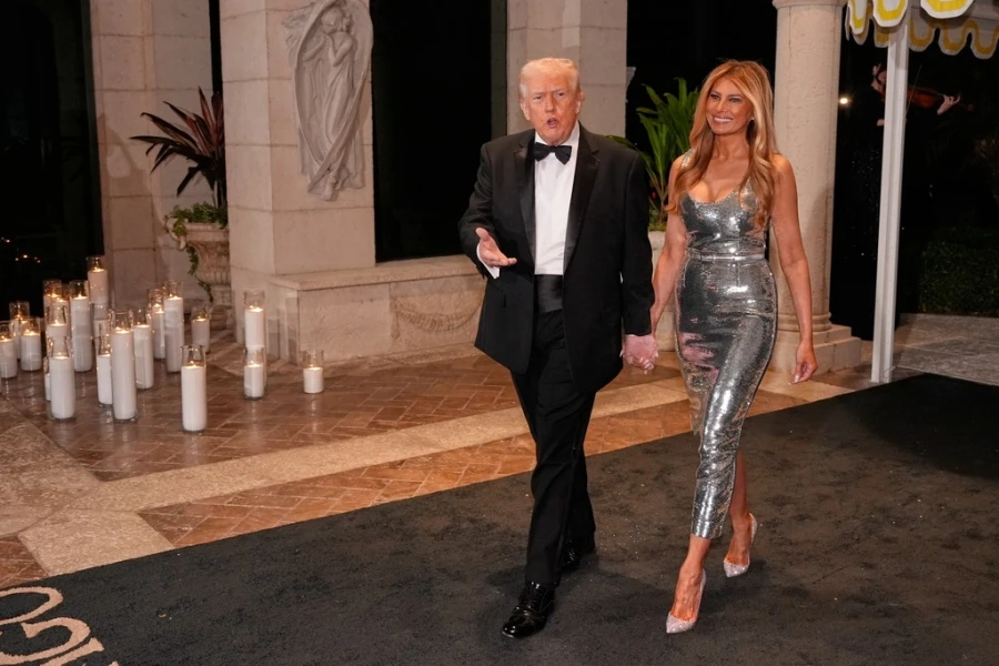 Υπεπροστατευτική μαμά η θεϊκή Μελάνια Τραμπ: Δεν άφηνε τις υποψήφιες «νύφες» να φωτογραφίζουν τον γιο της Μπαρον