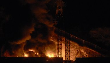 Η Βενεζουέλα καίγεται αλλά αντιστέκεται: Οι 11 στόχοι που βομβάρδισαν οι ΗΠΑ – Δεν έχει πέσει η κυβέρνηση