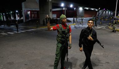 Νέες πληροφορίες για τη σύλληψη του Ν.Μαδούρο και της συζύγου του: «Σύρθηκαν από την κρεβατοκάμαρά τους»