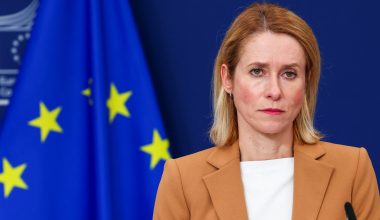 «Δύο μέτρα και δύο σταθμά» από την ΕΕ: «Ο Ν.Μαδούρο δεν ήταν ο νόμιμος πρόεδρος της Βενεζουέλας»