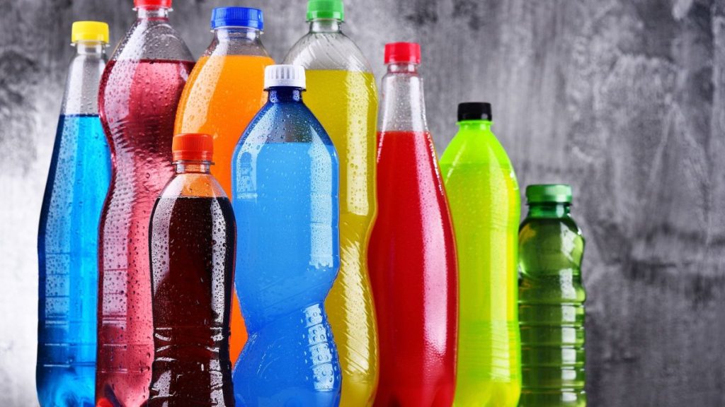 Νέα αποκαλυπτική έρευνα: Να πόσα λεπτά χάνεις από τη… ζωή σου κάθε φορά που πίνεις ένα ανθρακούχο αναψυκτικό