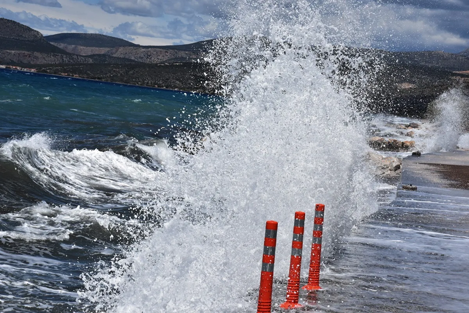 Τα δρομολόγια πλοίων που δεν εκτελούνται λόγω των ισχυρών ανέμων στο Ιόνιο