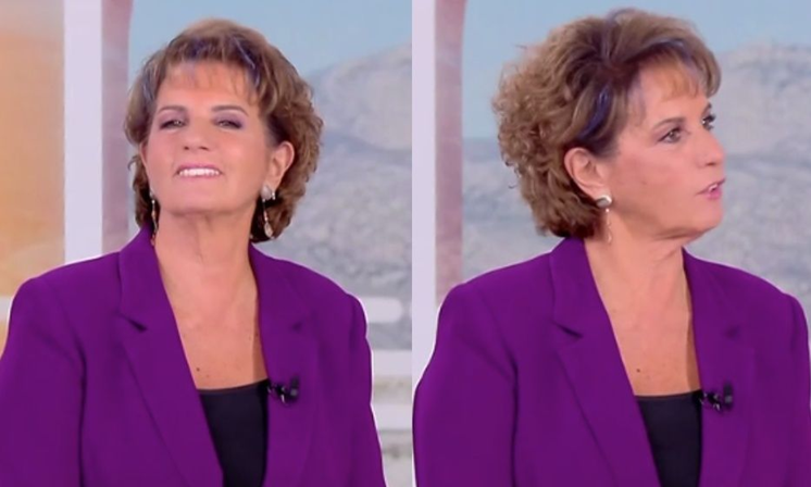 Η Χ.Σούζη εμφανίστηκε στο στούντιο με… μπλε ανταύγειες – «Έτσι μου ήρθε» (βίντεο)