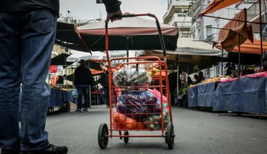 Την Τετάρτη ξεκινάει η πανελλαδική απεργία στις λαϊκές αγορές – Συγκέντρωση διαμαρτυρίας στην πλ.Συντάγματος