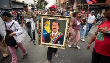 Βενεζουέλα: Μαζική διαδήλωση υπέρ του Ν.Μαδούρο στο Καράκας (βίντεο)