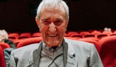 Ο Γ.Βογιατζής «έκλεισε» τα 100: «Έχω ενέργεια για ζωή γιατί είναι η αντίδρασή μου στο πέρασμα του χρόνου»