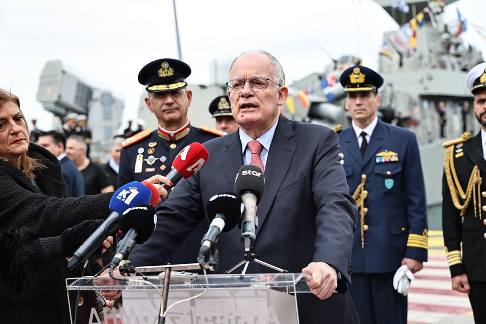 Κ.Τασούλας μετά τον αγιασμό των υδάτων στον Πειραιά: «Σήμερα γιορτάζεται η βάπτιση του Χριστού και τα ολόφωτα Φώτα»