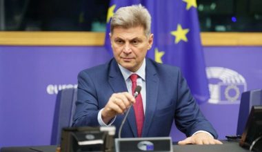 Ν.Φαραντούρης για κόμμα Μ.Καρυστιανού: «Καλοδεχούμενο – Το αίτημα για δικαιοσύνη θα εξελιχθεί σε τσουνάμι»