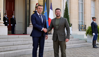 Παρίσι: Εν μέσω κρίσης στη Βενεζουέλα οι «πρόθυμοι» προσφέρουν ψυχολογική υποστήριξη στον Ζελένσκι