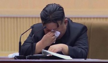 Βίντεο: Ο Κιμ ξέσπασε σε κλάματα όταν είδε να κακομεταχειρίζονται την σύζυγο του Μαδούρο οι Αμερικανοί!