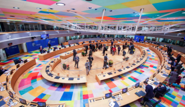 Ευρωπαίοι και Αμερικανοί «χαράσσουν» τις εγγυήσεις ασφαλείας στην Σύνοδο στο Παρίσι