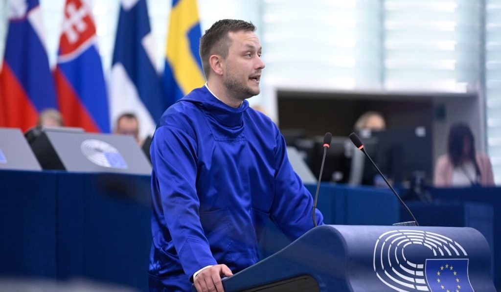 Πρωθυπουργός Γροιλανδίας σε Ν.Τραμπ: «Δεν μπορείς απλώς να καταλάβεις την χώρα επειδή το θέλεις»