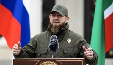 Ρ.Καντίροφ σε Β.Ζελένσκι για την «αίτηση σύλληψής του από τις ΗΠΑ»: «Προσπάθησε μια φορά να φανείς άντρας»!