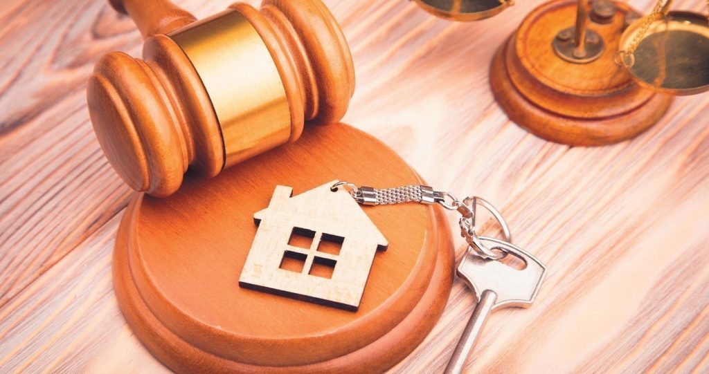 Ξεκινάει μπαράζ πλειστηριασμών από την ΑΑΔΕ: Στο «σφυρί» μεζονέτες, βίλες και οικόπεδα μέχρι τέλος Ιανουαρίου