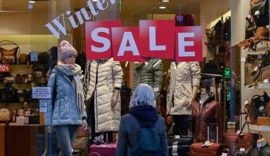 Δείτε πότε κάνουν πρεμιέρα οι φετινές χειμερινές εκπτώσεις και πόσο θα διαρκέσουν