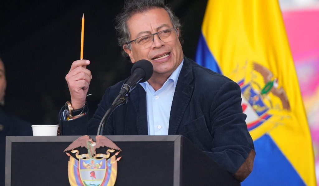 Με τον Ν.Τραμπ επικοινώνησε τηλεφωνικά ο Γ.Πέτρο – «Θα υποδεχθώ τον Κολομβιανό πρόεδρο στον Λευκό Οίκο»