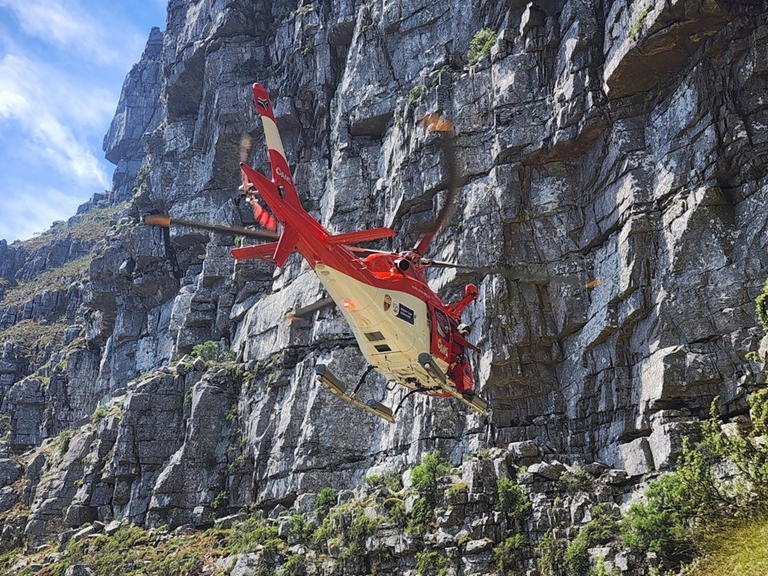 Φρικτός θάνατος για 32χρονο αθλητή στο Κέιπ Τάουν: «Βούτηξε» από ύψος 1.000 μέτρων και έπεσε πάνω σε βράχια