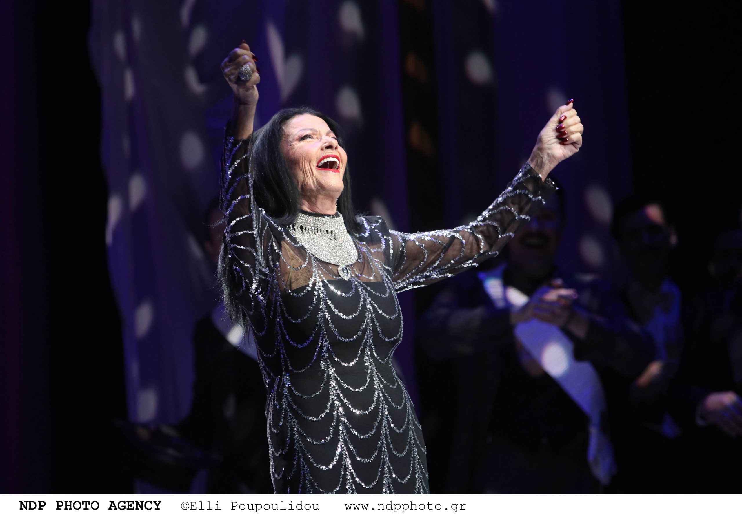 Στο νοσοκομείο με χαμηλό οξυγόνο η Ζωζώ Σαπουντζάκη: «Θα πάρει σύντομα εξιτήριο» λέει φίλη της