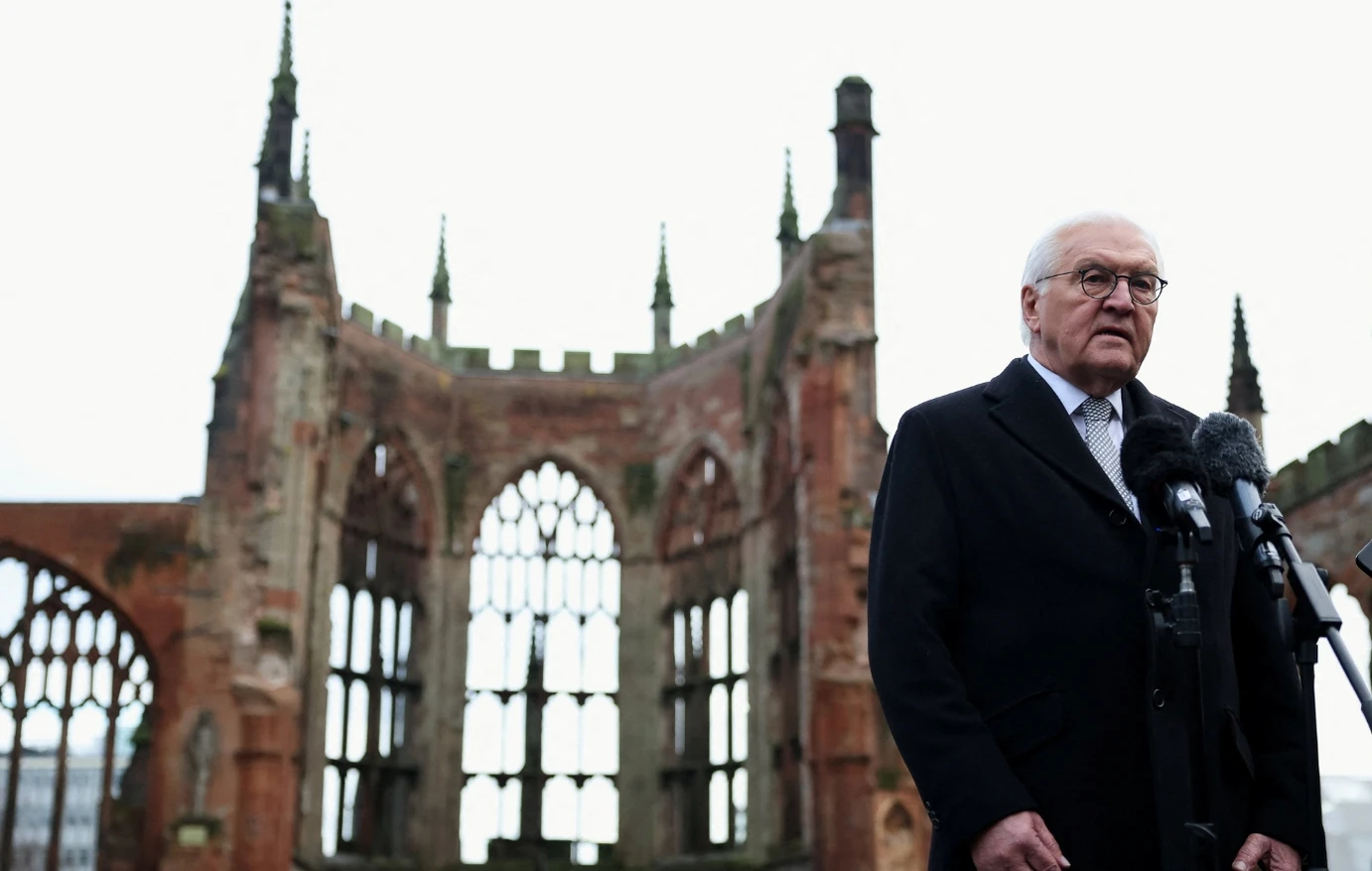 Ο Φρανκ-Βάλτερ Σταϊνμάγερ καταγγέλλει την εξωτερική πολιτική των ΗΠΑ: «Καθιστούν τον κόσμο άντρο ληστών»