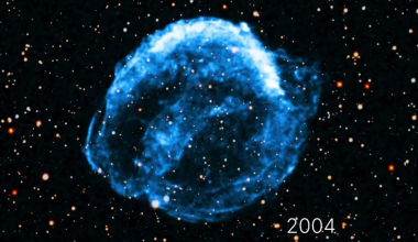 Βίντεο: Το Chandra X-ray Observatory της NASA κατέγραψε τον βίαιο θάνατο ενός άστρου σε διάστημα 25 ετών