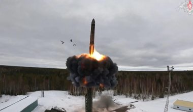 Η αμερικανική πρεσβεία στην Ουκρανία προειδοποιεί για «σημαντική επίθεση» – Κίεβο: «Θα χτυπήσουν με Oreshnik»