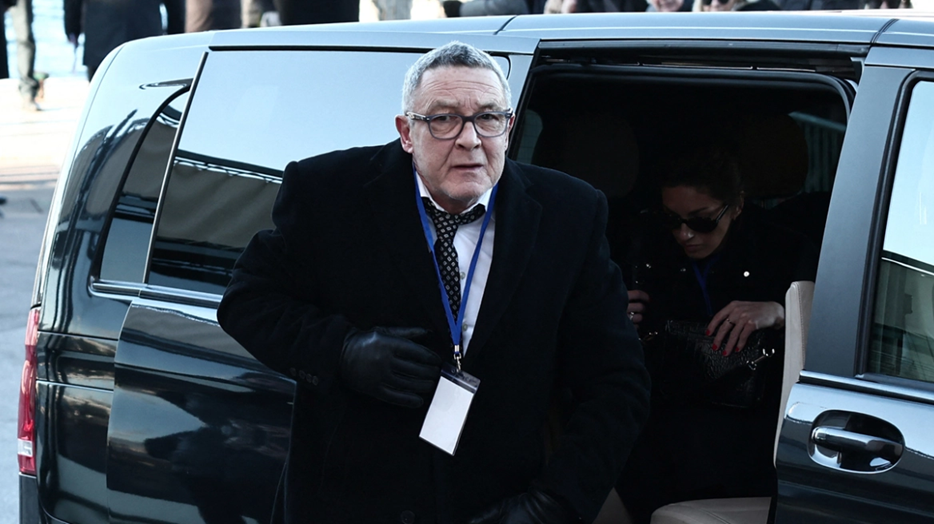 Κηδεία Μπριζίτ Μπαρντό: Η σπάνια δημόσια εμφάνιση του 65χρονου μοναχογιού της – Ταξίδεψε από τη Νορβηγία (φώτο)