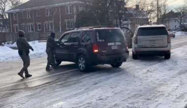 Aυτός είναι ο πράκτορας της ICE που σκότωσε εν ψυχρώ την γυναίκα στην Μινεάπολι (φωτό)