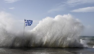 Απαγορευτικό απόπλου σε Ραφήνα και Λαύριο λόγω των ισχυρών ανέμων – Τι ισχύει στον Πειραιά
