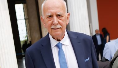 Ο επικήδειος του Στρατή Λιαρέλη: «Για μένα ήταν αδερφός – Γιωργάρα στο καλό»