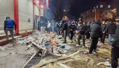 Τι κρύβεται πίσω από τις βίαιες ταραχές στο Ιράν: Οι πολίτες ζουν μέσα στην οικονομική ασφυξία