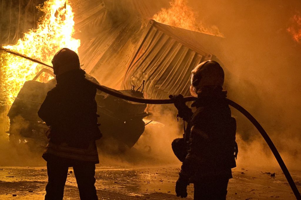 Οι Ρώσοι κτύπησαν υποδομές σε Κίεβο και Λβιβ: Πλήγμα με Oreshnik! (βίντεο)