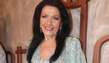 Ζ.Σαπουντζάκη: «Kάνει μία θεραπεία για τα πνευμόνια της – Είναι ευδιάθετη» λέει στενή της φίλη