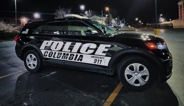 Κολομβία: Πολίτες έγδυσαν, έβαψαν και διαπόμπευσαν στο δρόμο δύο κλέφτες (βίντεο)