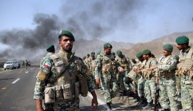 Ο Στρατός του Ιράν ετοιμάζεται να κινηθεί εναντίον των διαδηλωτών