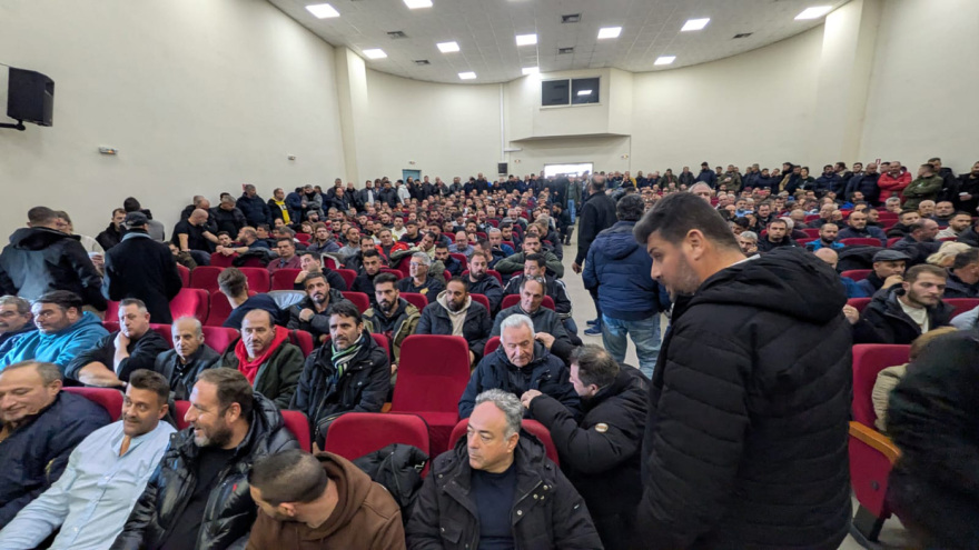 Σε εξέλιξη η πανελλαδική σύσκεψη των αγροτών στη Νίκαια